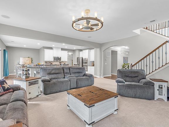 5th image of 34 Barlow Ct