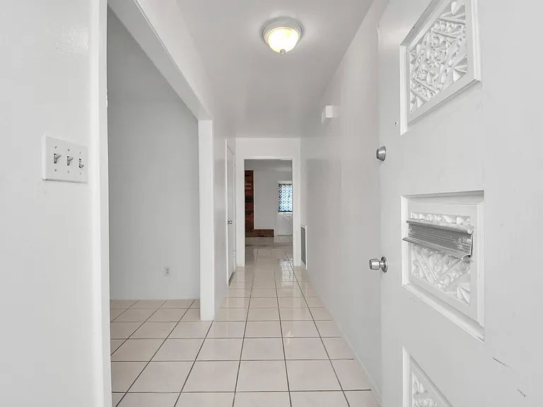 530 Westshire Dr — Photo 29