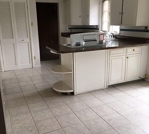 Eat-In Kitchen