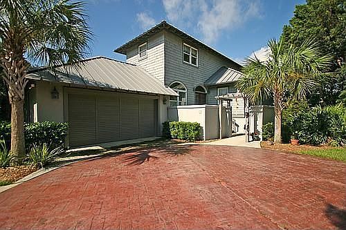 1st image of 7 Oak Point Cir