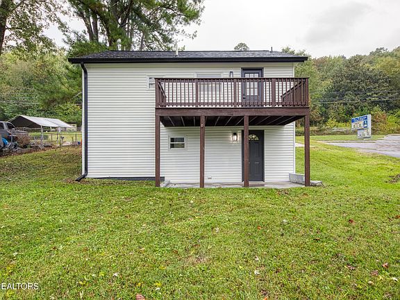 3rd image of 2904 Greenway Dr