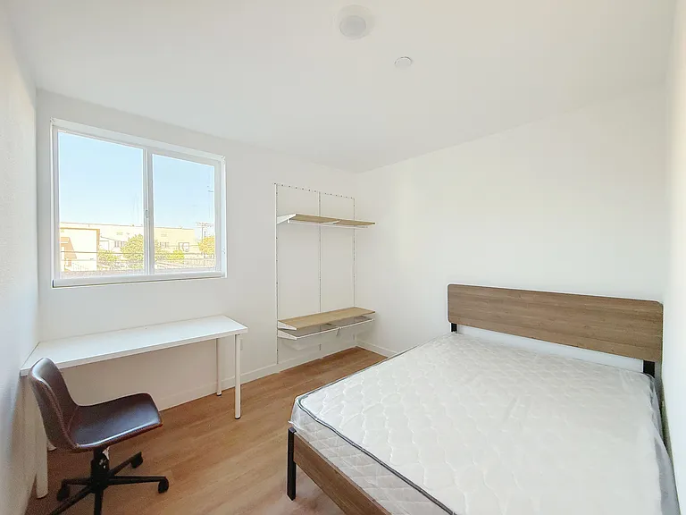 2642 Brighton Ave — Photo 9