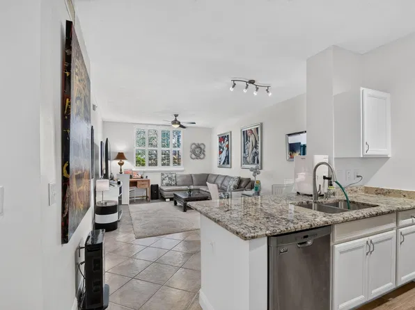 720 S SAPODILLA Avenue #101, West Palm Beach, FL 33401