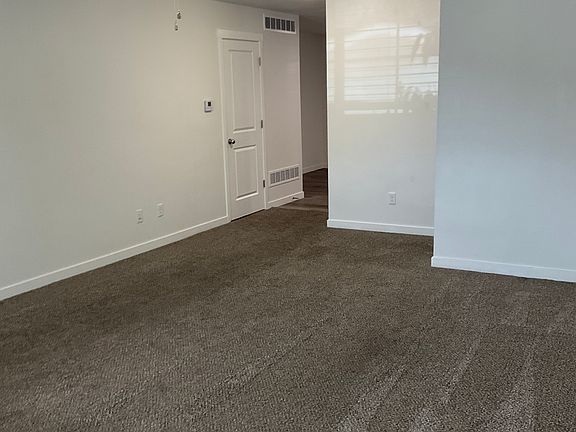 3rd image of 510 Trails End
