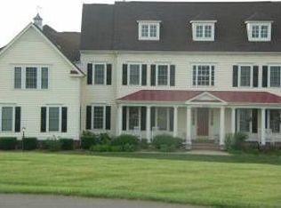 13221 April Cir, Lovettsville, VA 20180