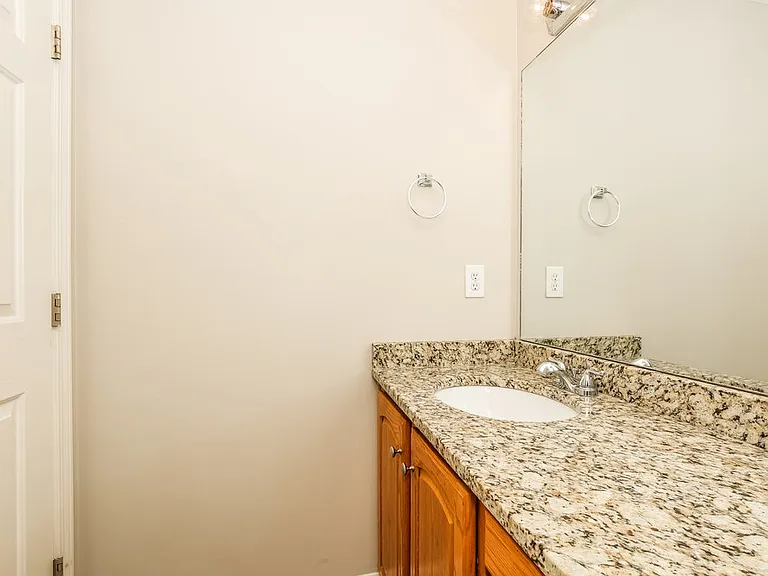 398 Roxie Ct — Photo 16
