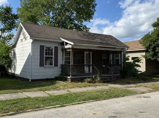 922 N 8th St, Vincennes, IN 47591