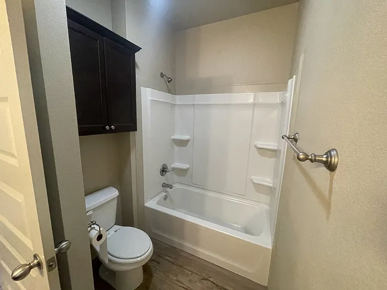 6704 Pontiac Ave — Photo 6
