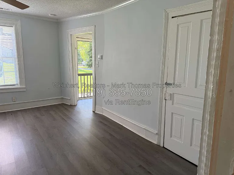 320 E Morehead St — Photo 12