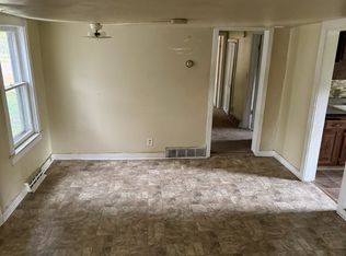 975 S Armstrong Ave, Litchfield, MN 55355