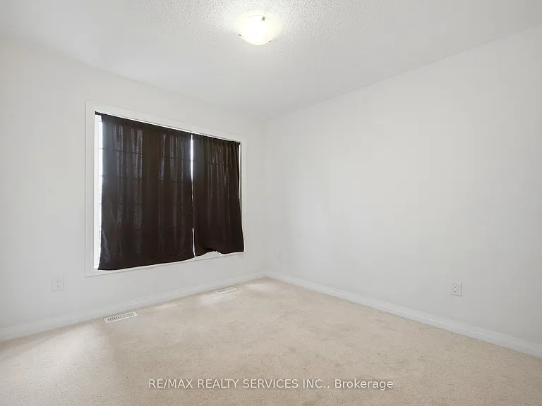 6 Landsborough St — Photo 24