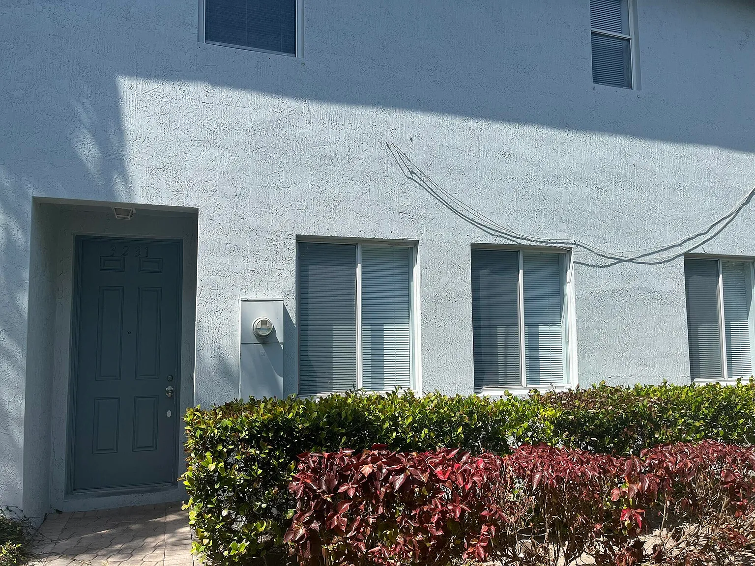 2 bed, 2.5 bath, 1199 sqft, $2,400 — Photo 2