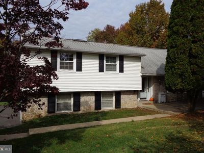 83 N Marmic Dr, Holland, PA, 18966
