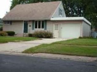 W168N8482 Jacobson Dr, Menomonee Falls, WI 53051