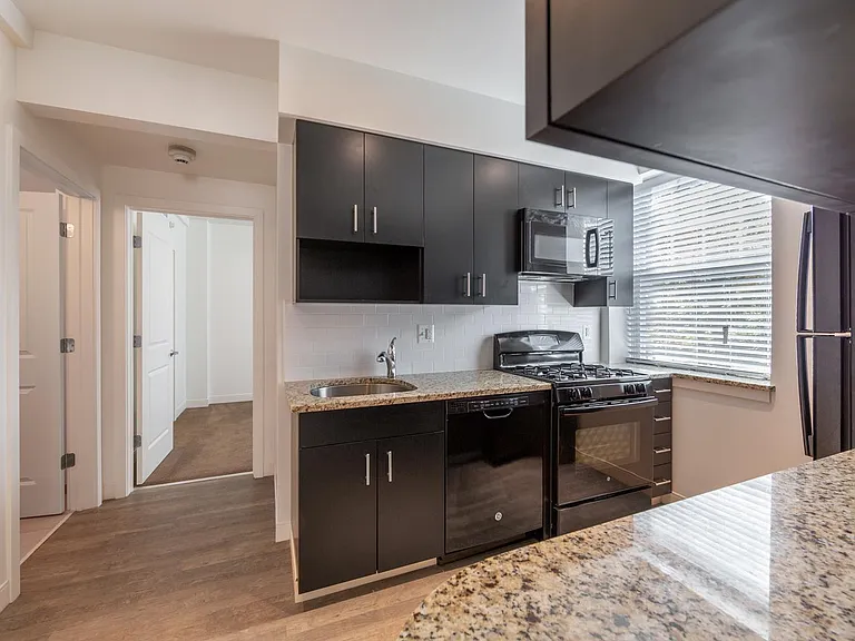 373 W Lancaster Ave #B8 — Photo 2