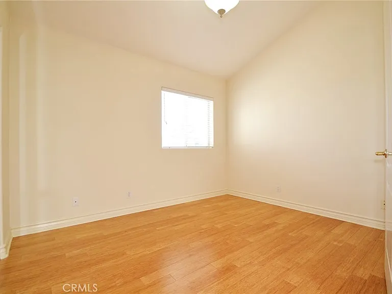 2203 Harriman #B — Photo 16