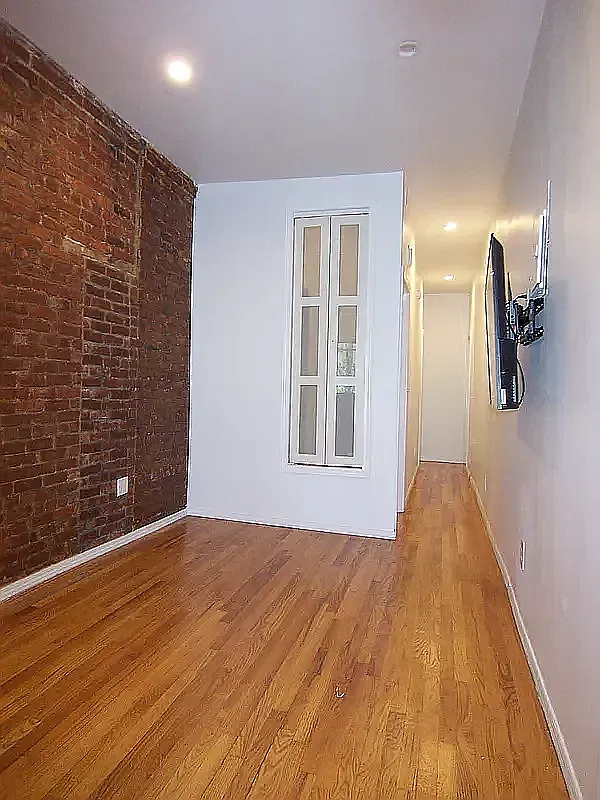 453 West 46th Street — Photo 3