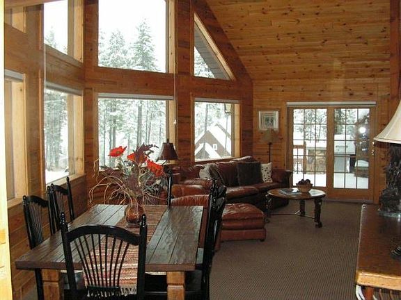 Living & Dining Areas