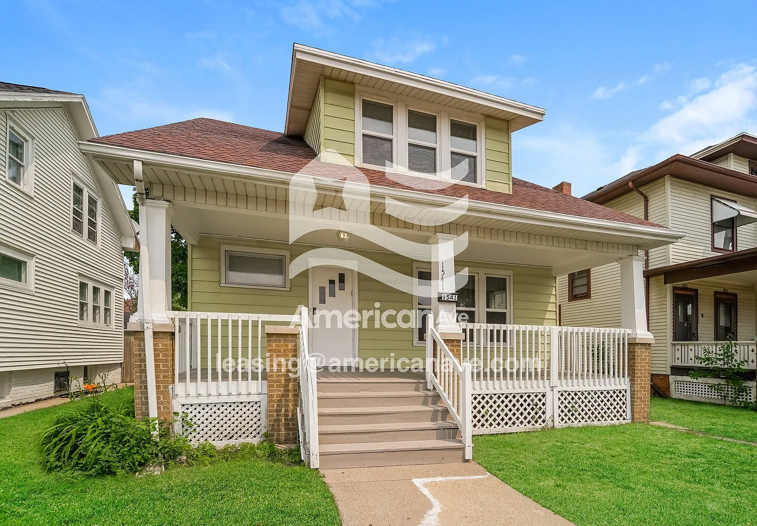 3 bed, 1.5 bath, 1350 sqft, $1,897 — Photo 2