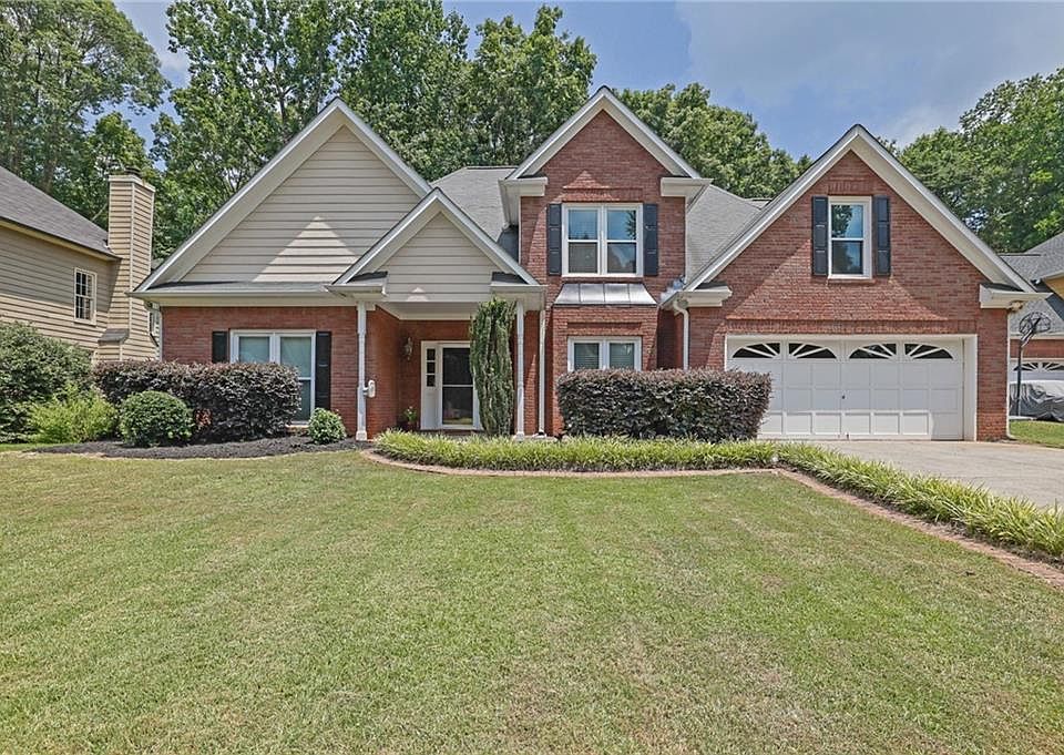 1st image of 2812 Forest Wood Dr NE
