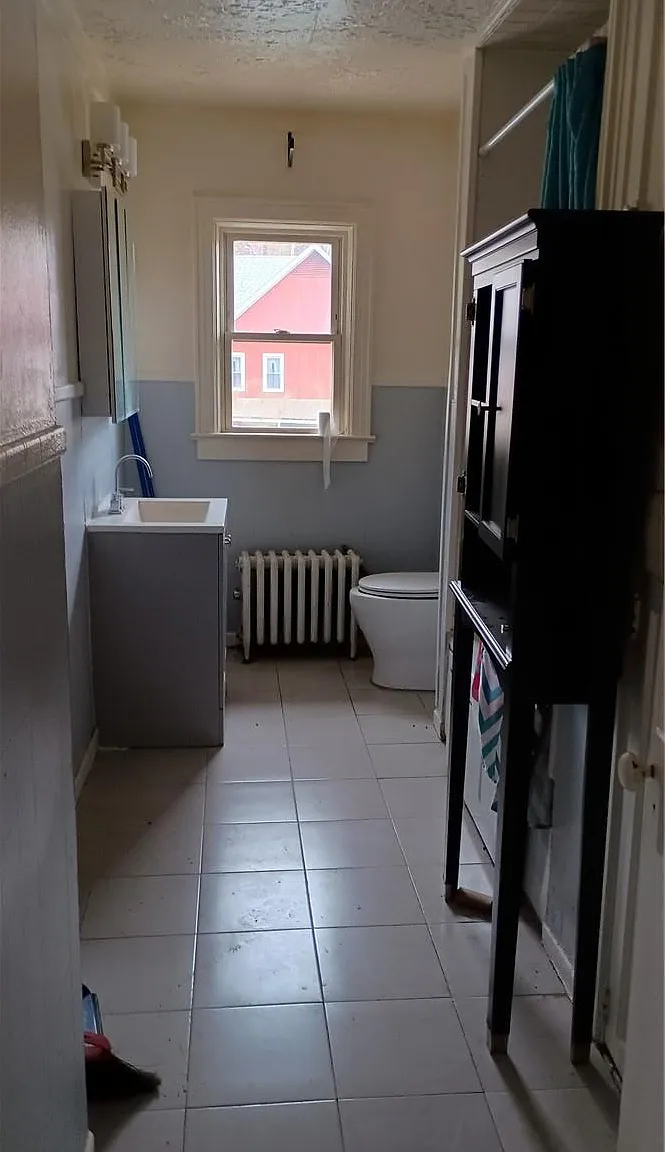 4 bed, 1.0 bath, 1000 sqft, $1,600 — Photo 3