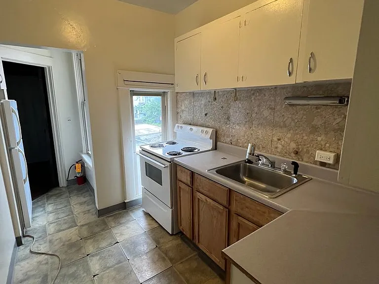 358 E 15th Ave — Photo 11