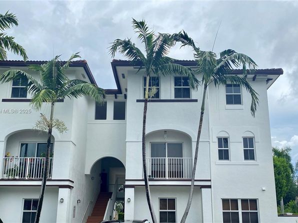 8740 NW 97th Ave APT 105