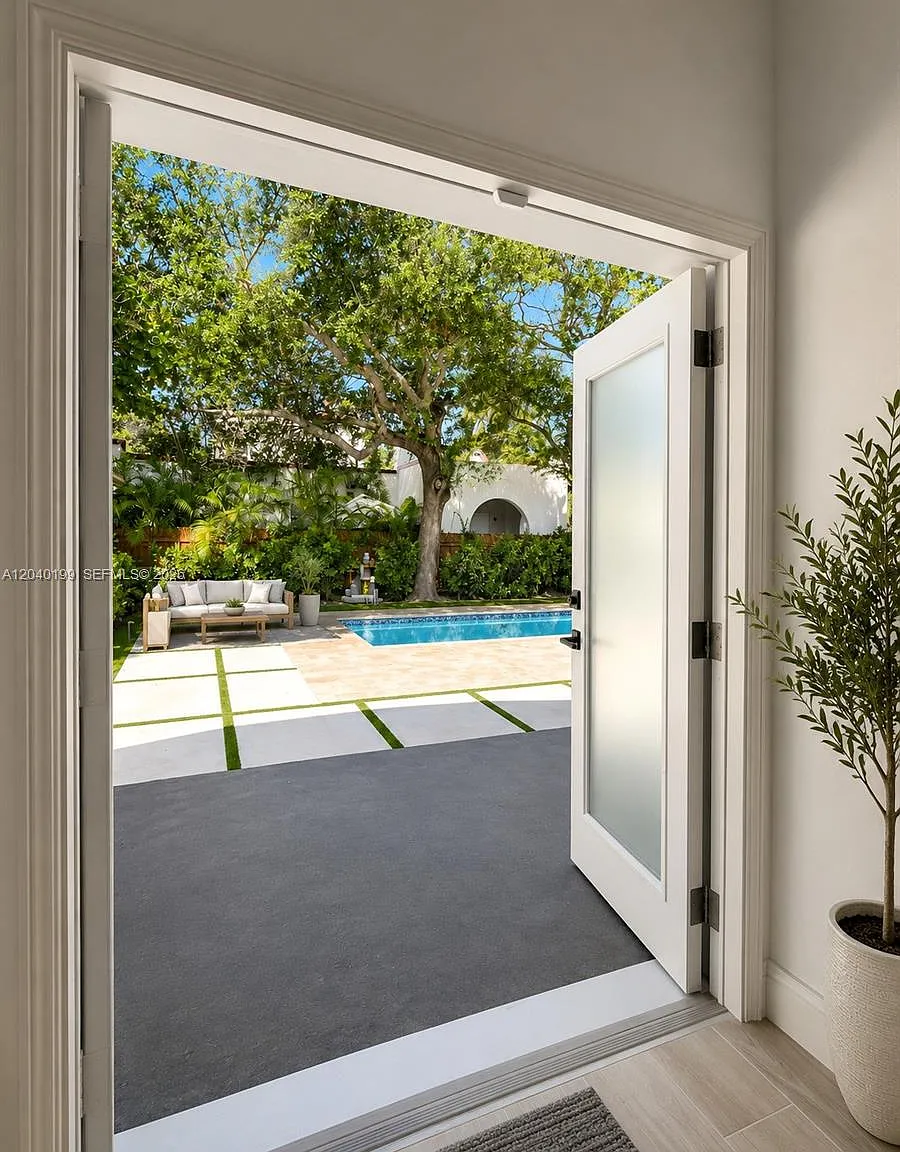 Shadowlawn — Photo 2