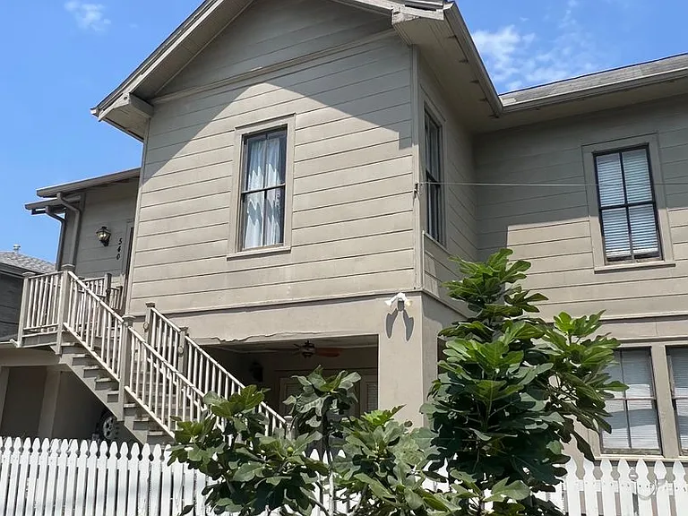 538-40 Lowerline St #540 — Photo 3