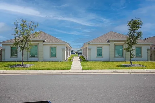 5601 Sandpiper Ave #2 Photo 1