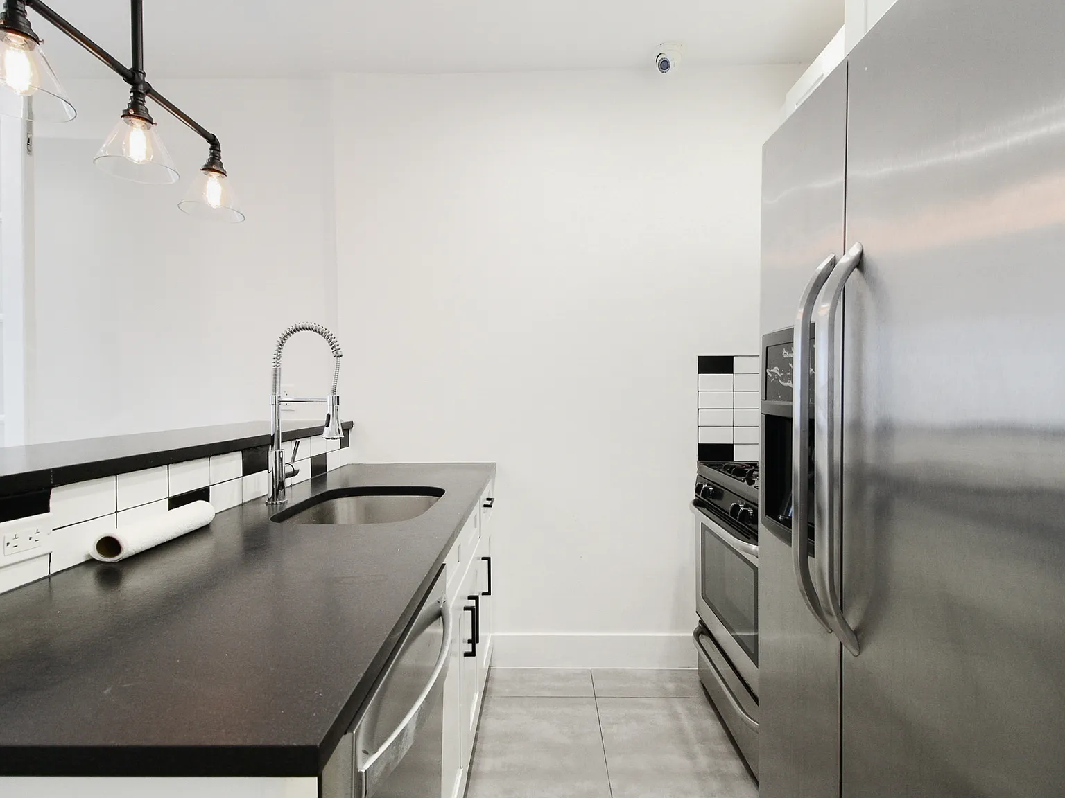986 Jefferson Avenue — Photo 3