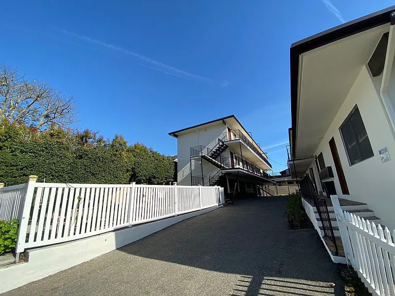 427 W Montecito St — Photo 4