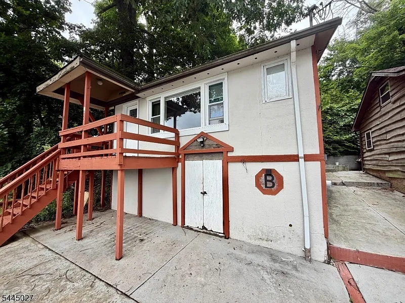 1 bed, 1.0 bath, $2,000 — Photo 1