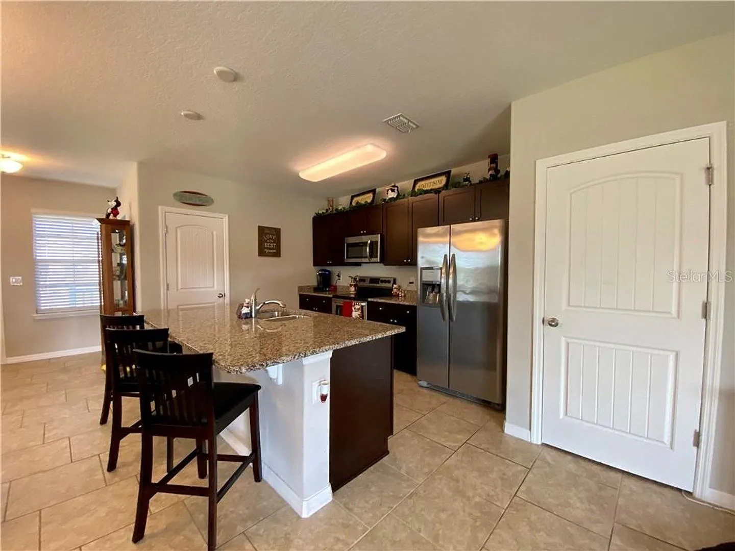 Awesome townhome in Resort Style Conmuunity — Photo 2