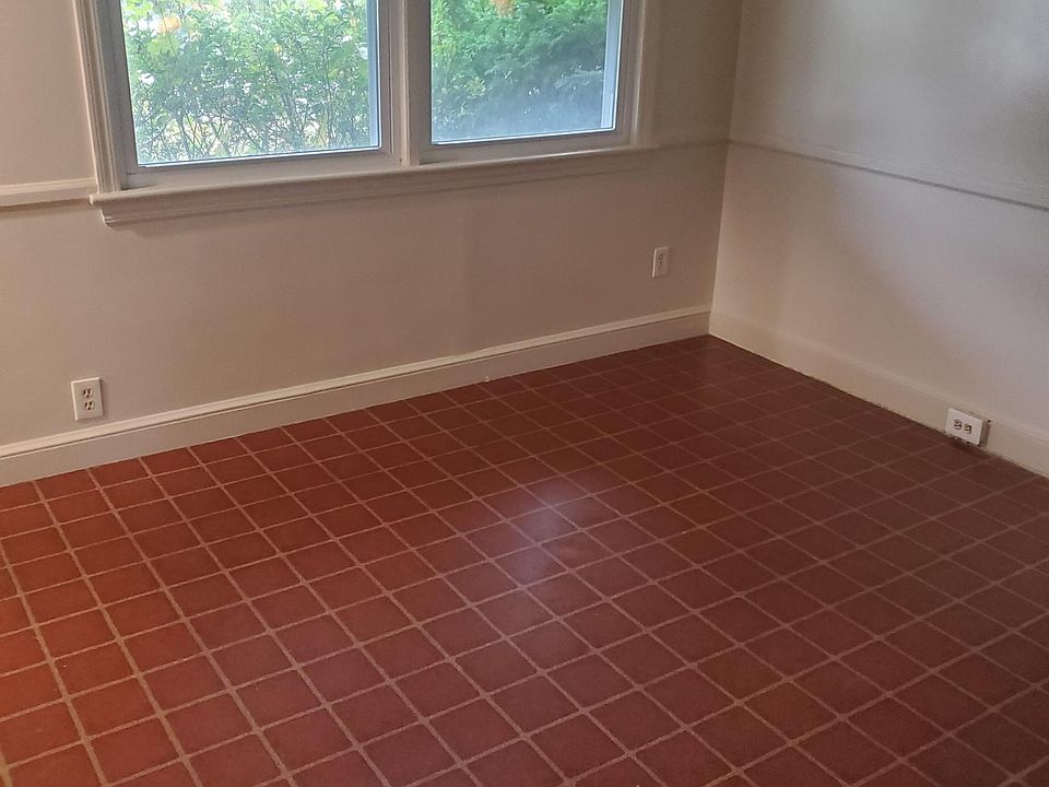 2nd image of 3506 Maywood Ln
