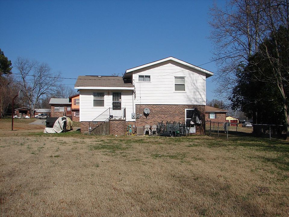 2nd image of 115 Peachwood St