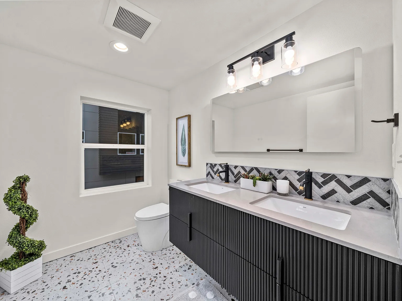 3 bed, 2.5 bath, 1655 sqft, $3,399 — Photo 3