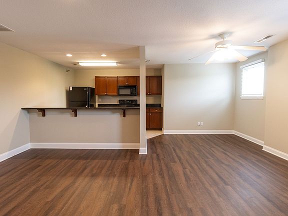 5th image of 1100 Club Village Dr #207