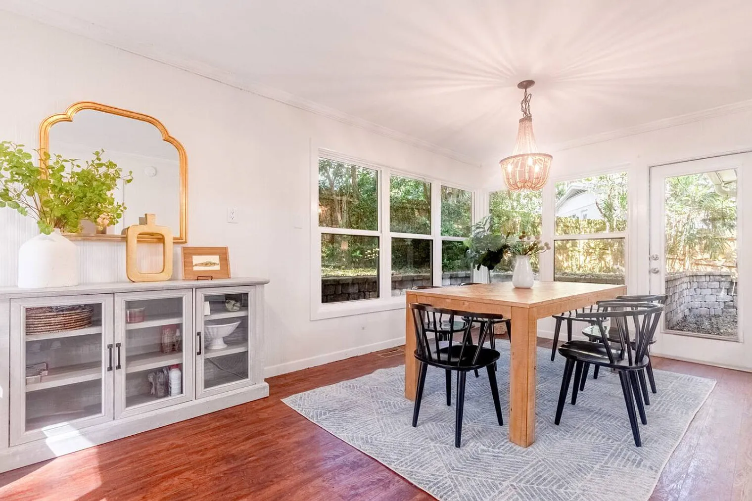 4 bed, 2.0 bath, 1614 sqft, $7,259 — Photo 3
