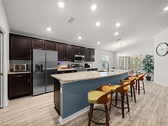 3rd image of 9112 SE 41st Court Rd