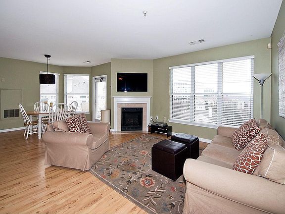 2nd image of 12913 Alton Sq APT 406