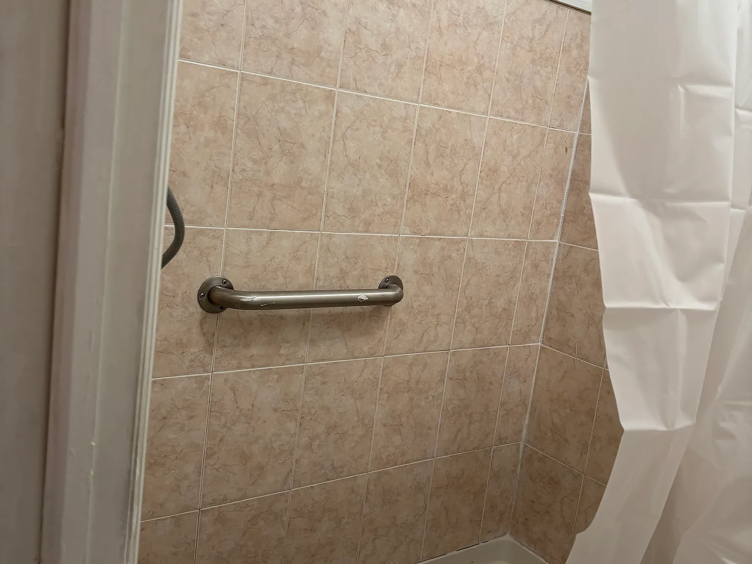 2 bed, 1000 sqft, $1,800 — Photo 2