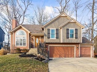 20062 W 219th Ter, Spring Hill, KS 66083