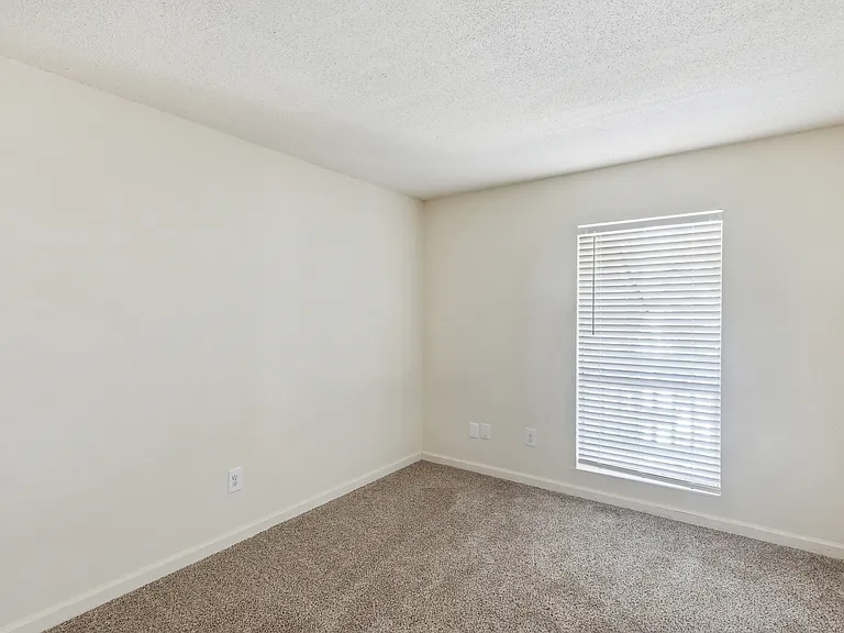 Overlook Apartments — Photo 39