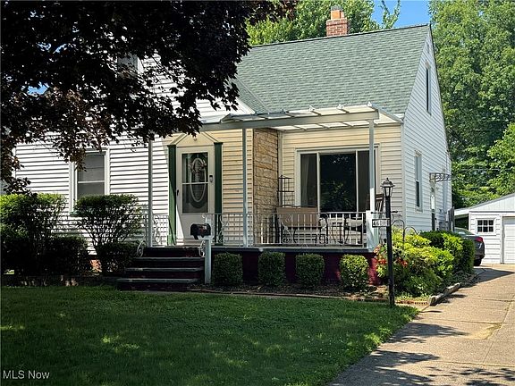 2nd image of 4608 Sheraton Dr