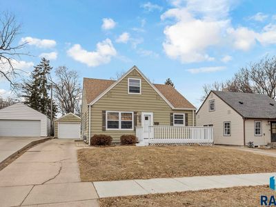 2213 S Hawthorne Ave, Sioux Falls, SD, 57105