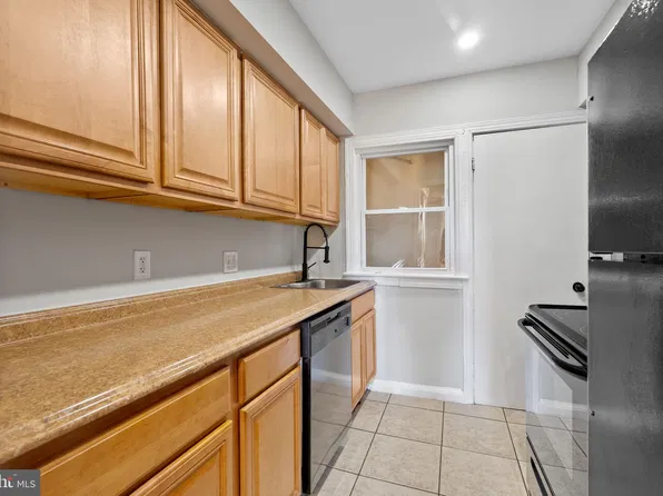 812 Taylor St NE APT 4, Washington, DC 20017