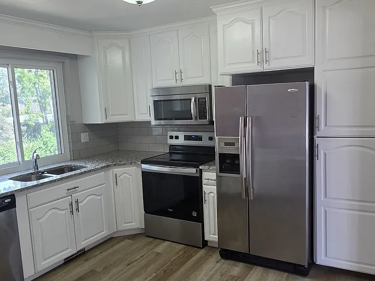 5557 S 2200 W — Photo 8
