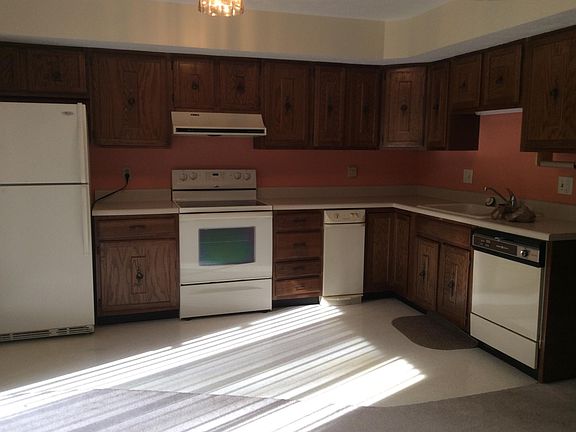 5th image of 203 Morgan Dr APT E