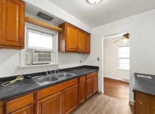 1386 E 185th St, Cleveland, OH 44110